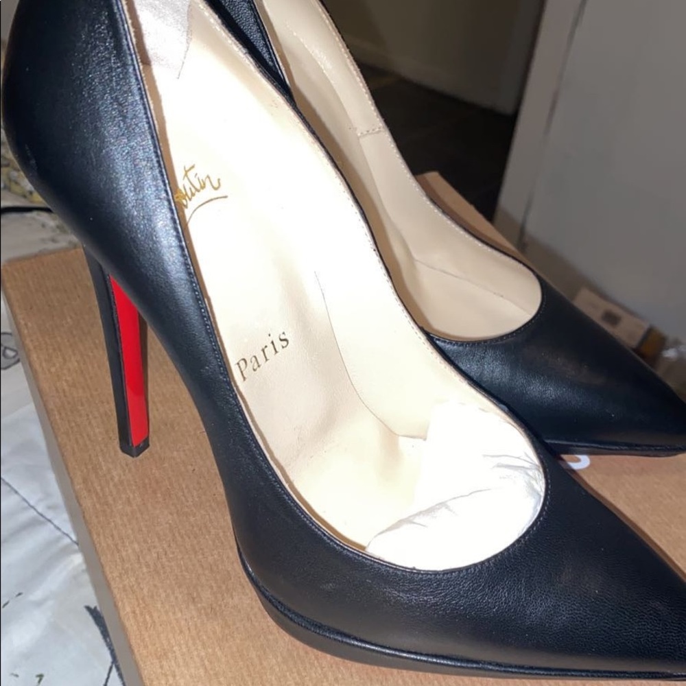 Black so Kate Christian louboutins